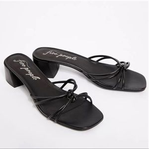 NWT Free People Petra Block heel black size 8
